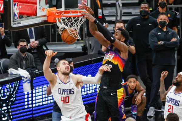 籃球比賽中常見(jiàn)的戰(zhàn)術(shù)有哪些？